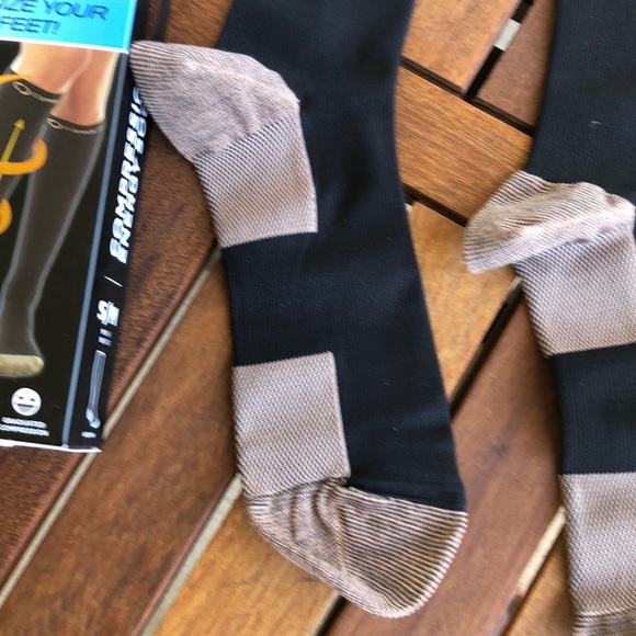 Copper Fit Energy Compression Socks size S/M - Picture 6 of 8